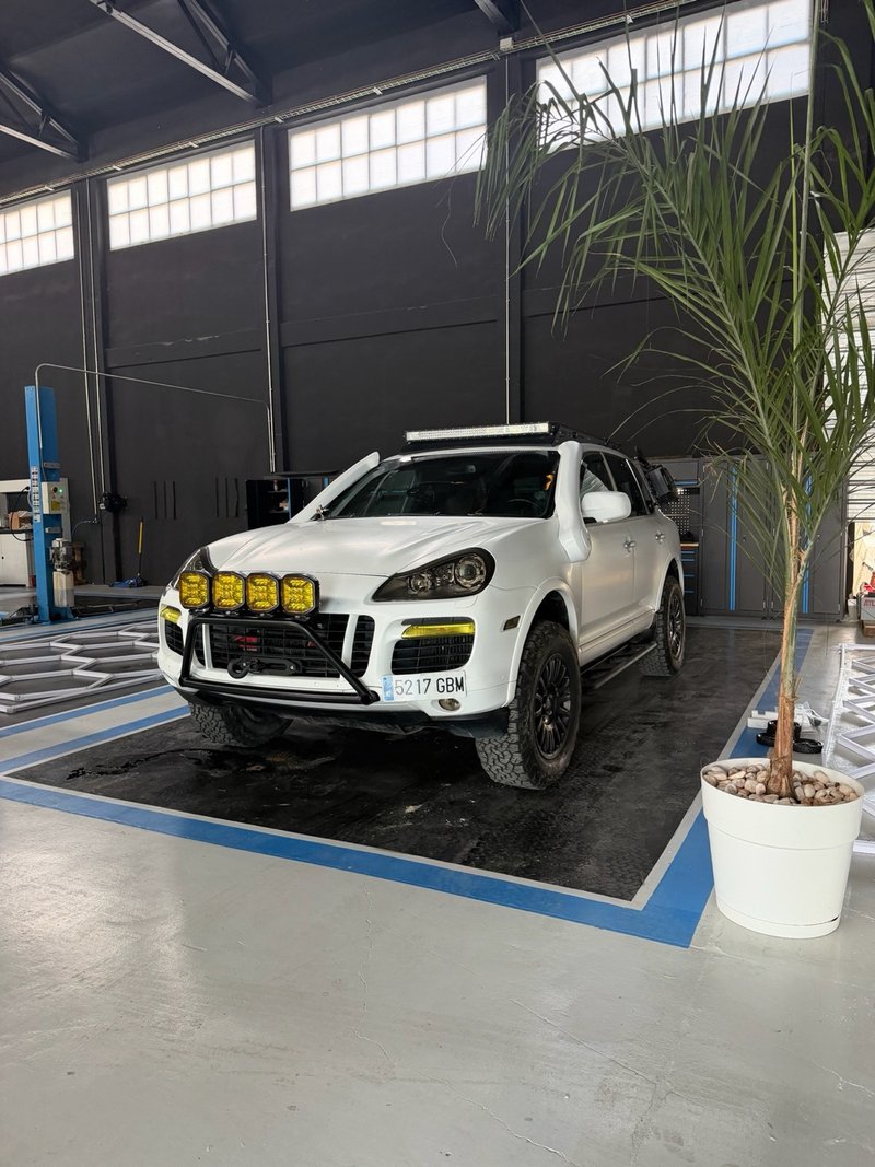 Porsche Cayenne 2008 - foto 1