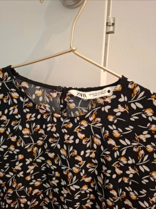 Vestido Zara estampado flores corto