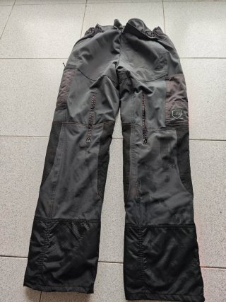 Conjunto STIHL Chaqueta L y Pantalón M, ANTI CORTE