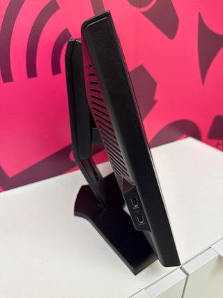 Monitores Dell 1707FPc Conexiones: VGA, DVI.