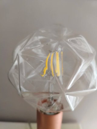 Lámpara-bombilla de sobremesa diseño original