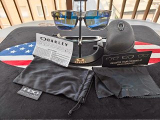 Oakley Holbrook Gafas de Sol transparente oscuro