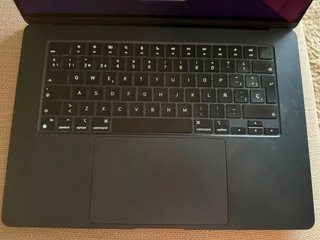 MacBook Air 15.3 M2 como nuevo