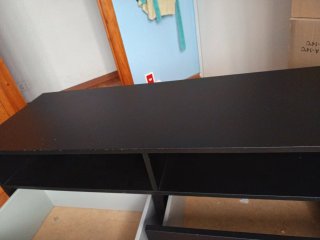 Mueble TV negro/marrón con puertas
