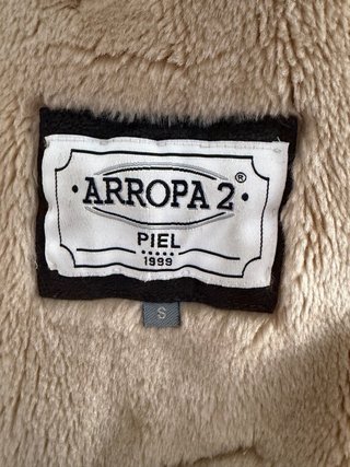 Abrigo de piel marrón talla S