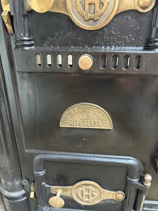 Cocina de Hierro Hergóm Negra y Dorada