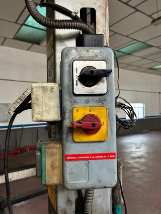 Elevador de vehículos 2 columnas 2,5T