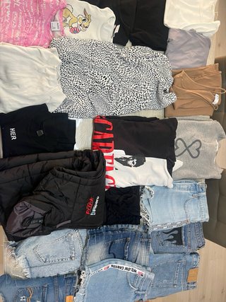 Lote 20 kg ropa mujer XS/S– Bershka, Guess, Shein