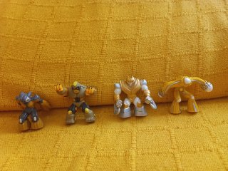 Lote 28 Figuras Gormiti Clásicos Antiguos