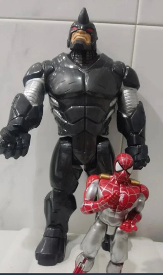 Figura Rhino Marvel TAMAÑO GRANDE