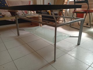 Mesa elevable madera, cristal y metal