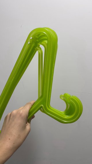 10 Perchas Infantiles Verdes Plástico