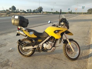BMW F 650 GS Aventura Amarilla