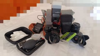 Cámara Canon EOS 70D con accesorios