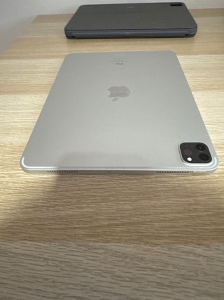 iPad Pro 11” 2ª Gen 128GB + Logitech Combo Touch