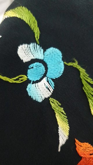 Mantón de Manila antiguo seda bordado a mano