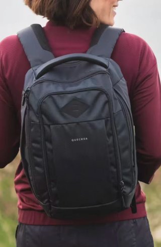 Mochila Quechua Negra y Gris 16L. Equipaje de mano
