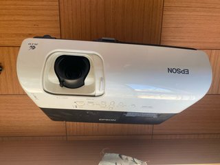 Proyector + soporte de techo