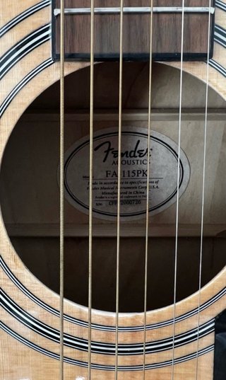Guitarra Acústica Fender con funda