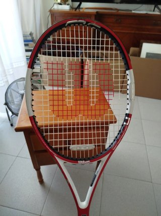 Raqueta de Tenis Wilson Roja y Blanca