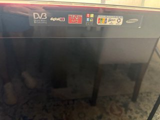 Televisor Samsung 42 Negro/Rojo