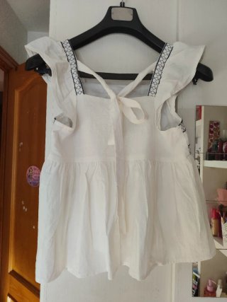 Blusa blanca bordada Talla XS/34-36
