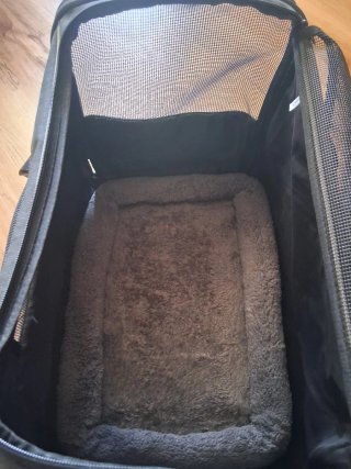 Transportín de perro gris