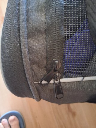 Transportín de perro gris