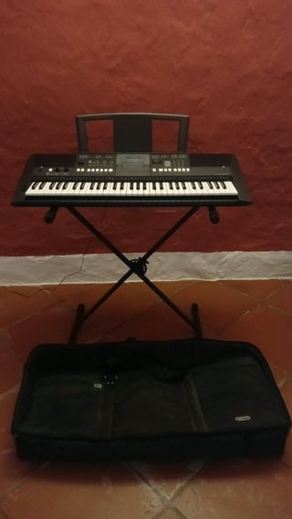 Teclado portátil Yamaha PSR E423 regalo funda