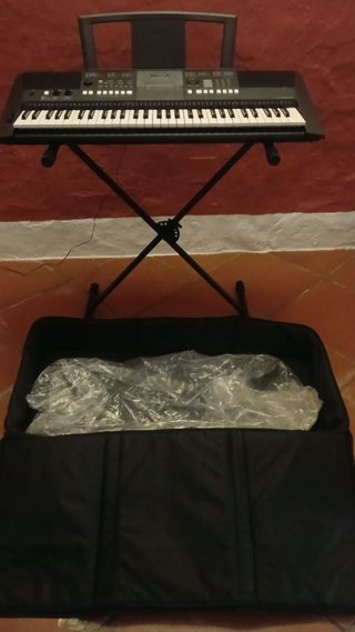 Teclado portátil Yamaha PSR E423 regalo funda