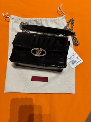 Borsa Valentino Garavani nera lucida
