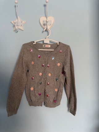 Rebeca H&M niña gris con puntos brillantes