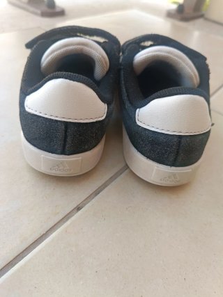 Scarpe Adidas Bambino Velcro numero 27