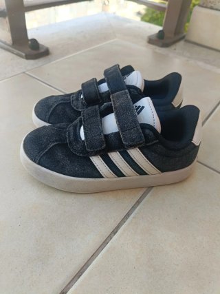 Scarpe Adidas Bambino Velcro numero 27