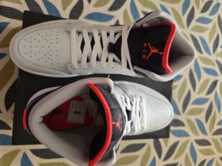 Nike Air Jordan 1 Mid Scarpe da Basket