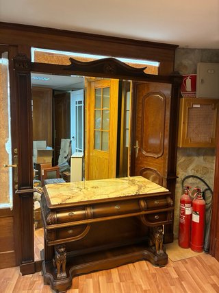 Recibidor madera artesanal amplio clásico