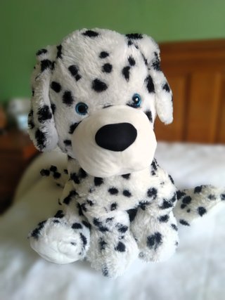 Lote 3 peluches: Oso, Dálmata, Guacamaya