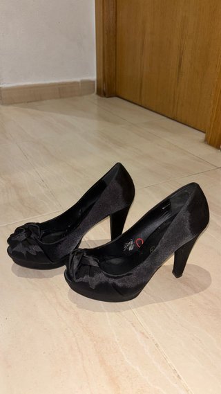 Zapatos de fiesta Marypaz negros tacón