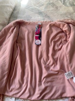 Chaqueta rosa palida peluda entretiempo