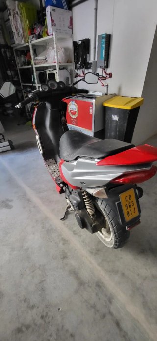 Peugeot Speedfight 2 Scooter Roja/Blanca