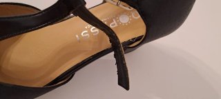 Scarpe nere con cinturino a T 36