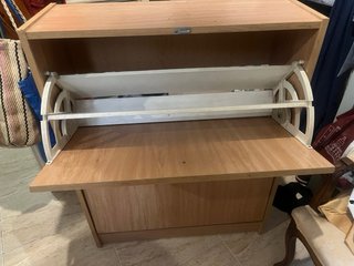Zapatero de madera
