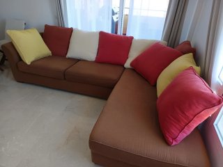 Sofá Rinconero Marrón y Rojo 3 mt x 2 mt separable