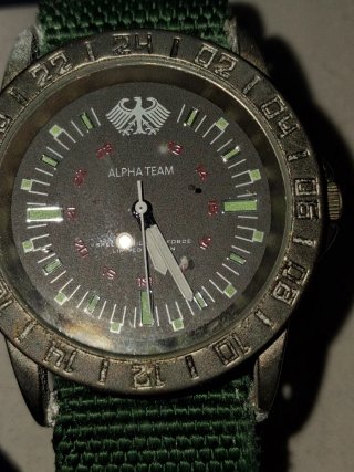Reloj Alpha Team