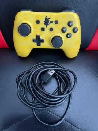 Mando Pikachu Nintendo Switch