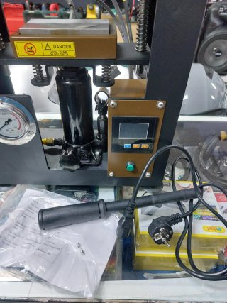 10T Máquina de Prensado en caliente CR2042-1