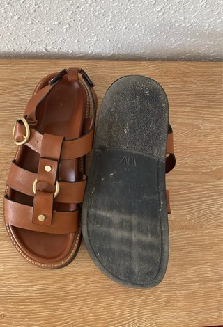 Sandalias de piel Zara Marrón T.38