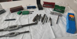 Juego de herramientas machos para roscar