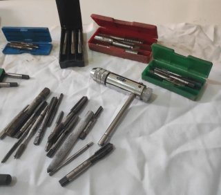 Juego de herramientas machos para roscar