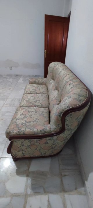 Sofá de tela con estampado floral